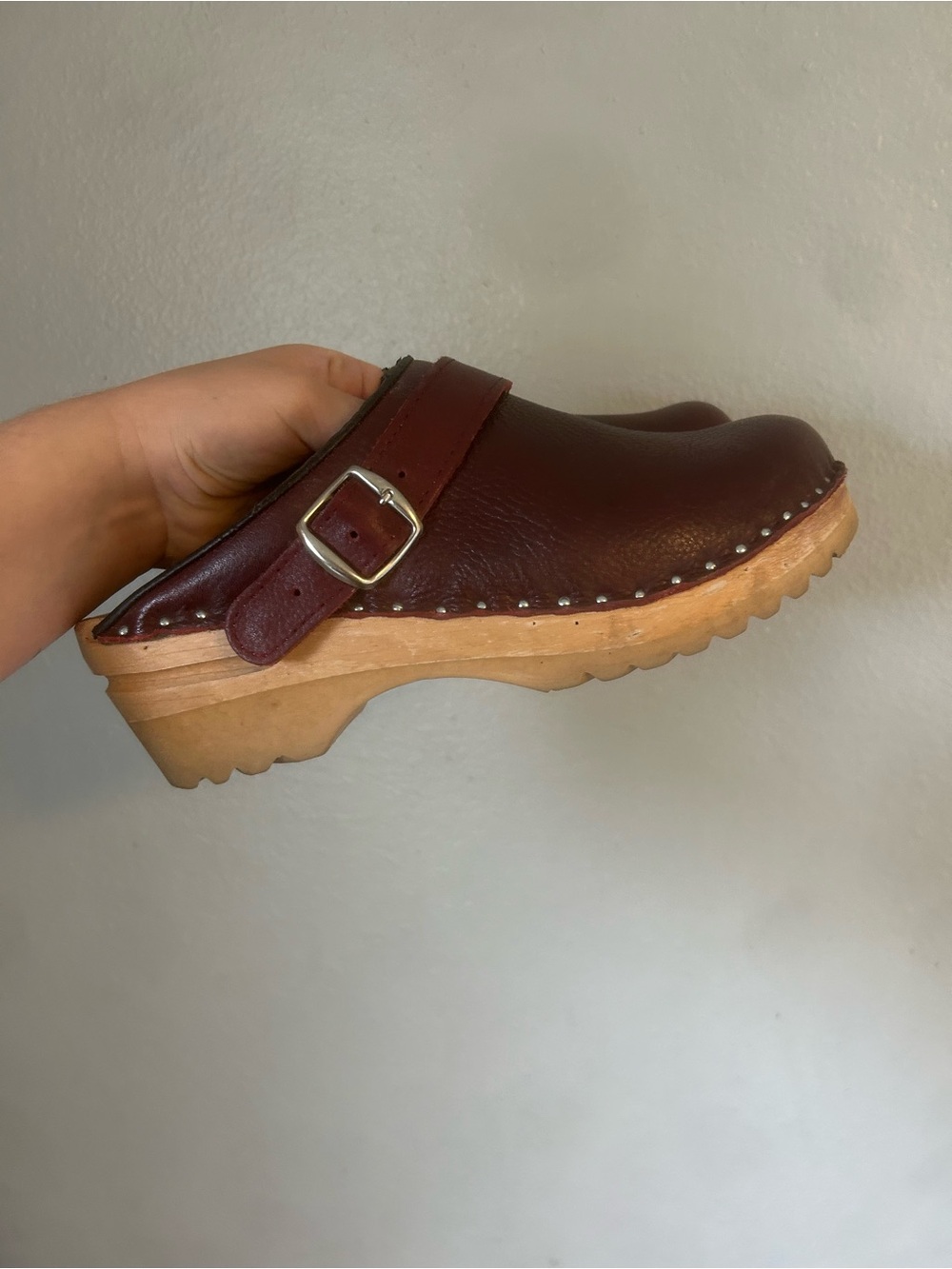 Troentorp Rapael Wood Clogs Mule Slip On Buckle Burgundy Leather Womens